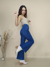 Cargar imagen en el visor de la galería, PANT. FLARE JEANS CRUZ - CÓDIGO: 23723  OP:1862
