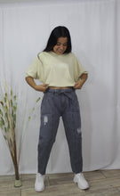 Cargar imagen en el visor de la galería, SLOUCHY JEANS GRIS
