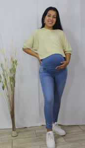 PANTALÓN MATERNIDAD CON DETALLE EN BASTA